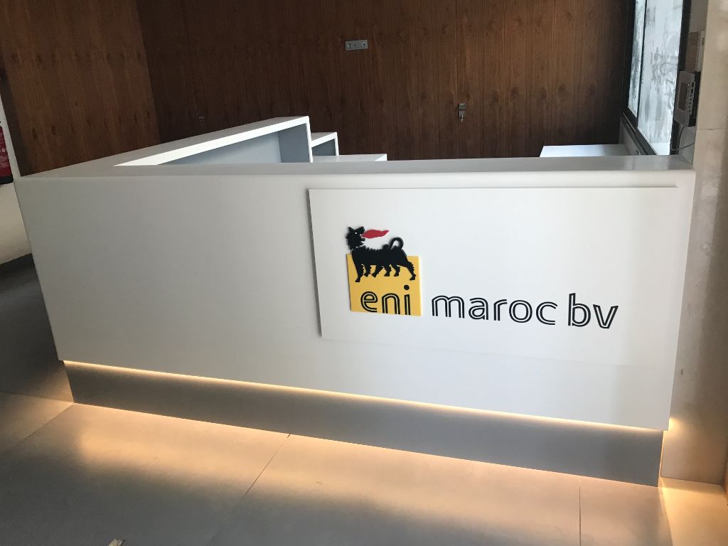 Reception Desk — Eni Maroc Close-up