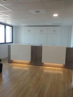 Reception Desk — Modern Office